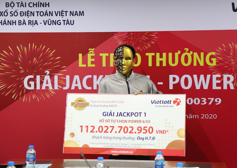 &#34;Đại gia&#34; Bình Dương thức thâu đêm chọn số, trúng jackpot 111 tỉ - 1