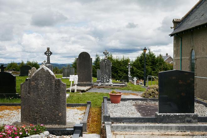 Kỳ bí huyệt mộ chữa bệnh tại Bắc Ireland - 1