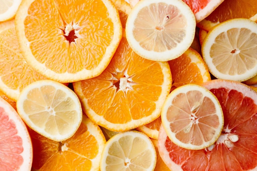 Vì sao bạn không nên tự chế dưỡng da vitamin C? - 4