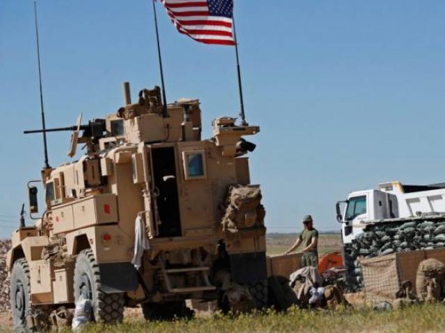 Binh sĩ Mỹ chặn đoàn xe quân đội Nga trên đường đến mỏ dầu Syria