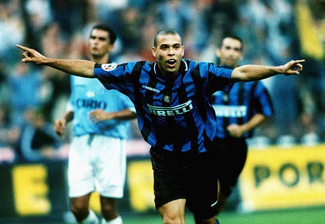 Ronaldo “béo” và tuyệt chiêu vượt qua thủ môn: Đặc sản mãi thất truyền? - 1