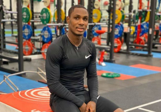 MU chao đảo trước đại chiến Chelsea: Tân binh Ighalo bị "cấm cửa" vì Corona - 2