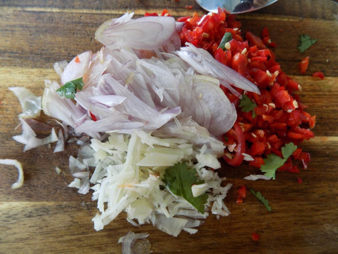 Cách làm gỏi bạch tuộc thơm ngon, bổ dưỡng đãi cả nhà - 1