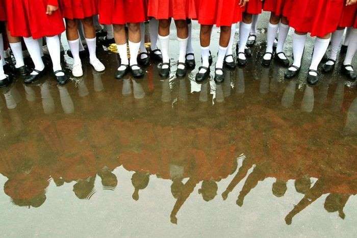 Ấn Độ: Hơn 60 nữ sinh bị hiệu trưởng bắt cởi váy để giáo viên kiểm tra xem có &#34;đến tháng&#34; - 1