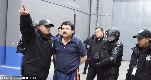 Video chưa từng công bố khi trùm ma túy El Chapo ngồi tù năm 2016 - 1