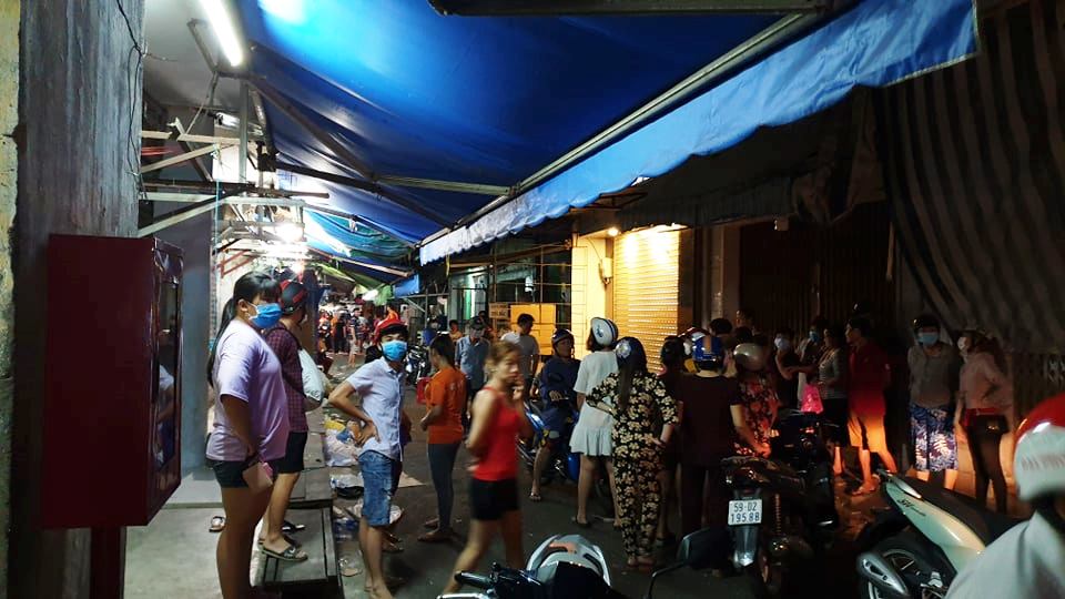 Lời khai người vợ đâm chết chồng giữa chợ ở Sài Gòn - 1