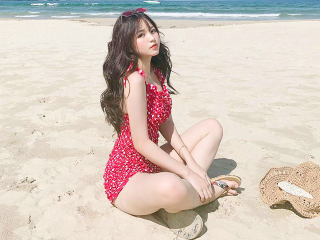 Nữ sinh 10X trường RMIT từng thi hoa hậu năm 18 tuổi nói gì về gu mặc sexy? 29 Nữ sinh Hà Nội 1m52 nổi trên trang Trung Quốc: Ra đường là được trầm trồ vì mặc xinh