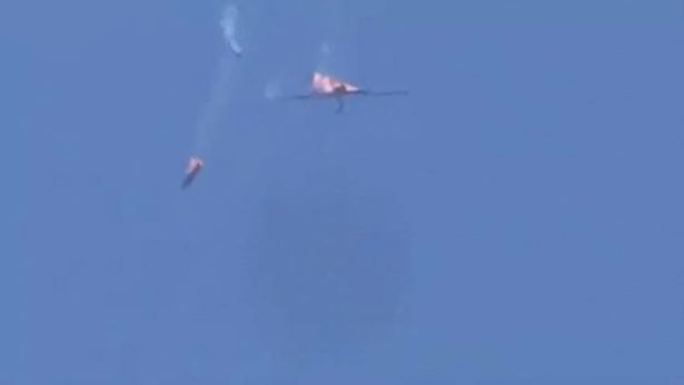 33 binh sĩ chết vì không kích: Thổ Nhĩ Kỳ bắn rơi 2 máy bay Syria, phá hủy 100 xe tăng - 1
