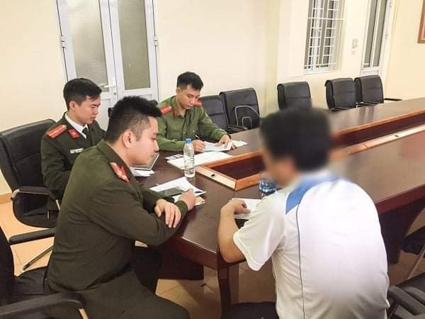 Lập nhóm &#34;vẽ đường&#34; tránh chốt đo nồng độ cồn, nam thanh niên bị phạt 5 triệu đồng - 1