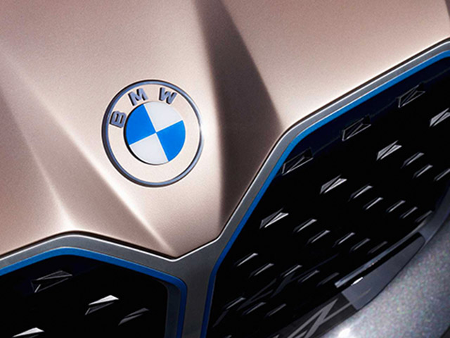 BMW giới thiệu thiết kế logo mới, kẻ thích người chê