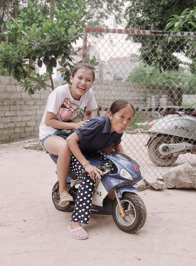 Con gái bà Tân Vlog lộ ảnh &#34;chất chơi&#34; khiến dân mạng choáng váng - 1