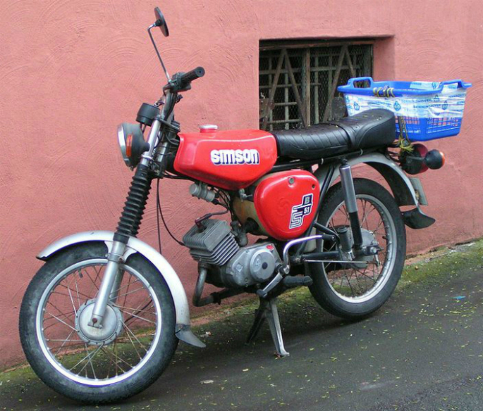 Xe máy Simson đời 1985 giá 12 triệu hồi sinh đẹp long lanh