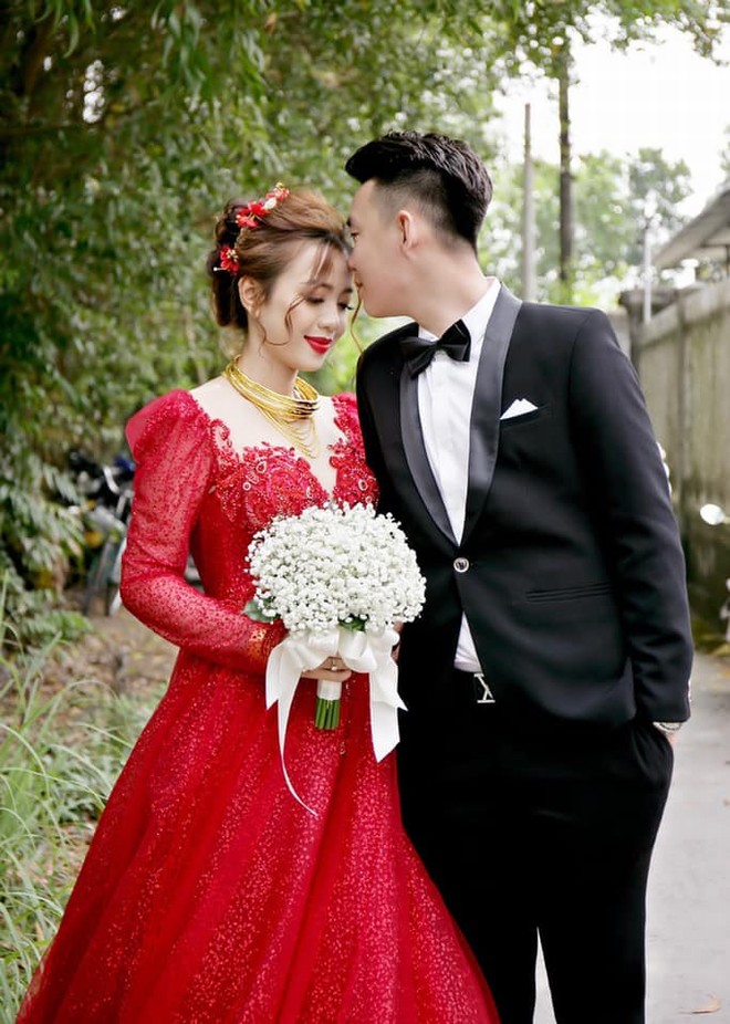 Hướng dẫn cô dâu chi tiết cách chọn trang phục và phụ kiện ngày cưới  Sen  Vang Palace