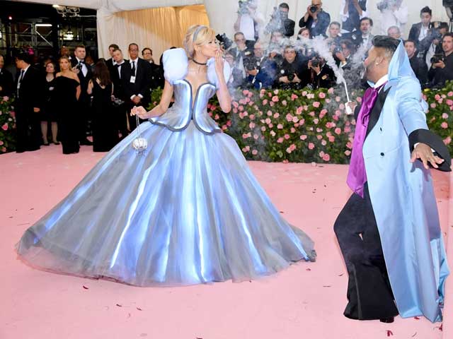 Cách chọn Jumpsuit theo cơ thể bạn 13 Siêu tiệc thời trang Met Gala hoãn vô thời hạn vì dịch Covid-19