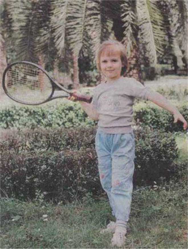 Sharapova từ &#34;Lọ Lem&#34; hóa người đẹp tennis: &#34;Dậy thì&#34; siêu thành công - 1