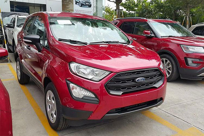 Ford EcoSport giảm giá 90 triệu đồng, cạnh tranh Hyundai KONA - 1
