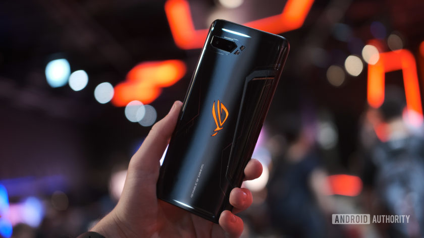 ASUS ROG Phone 2 vs Xiaomi Black Shark 2 Pro: Smartphone nào sẽ thỏa mãn đam mê game của bạn? - 1