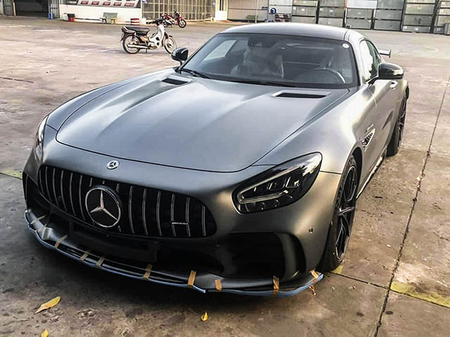Xe hiệu suất cao Mercedes-AMG GT R đầu tiên xuất hiện tại Việt Nam