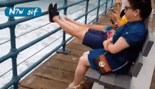 Chân ngắn thì đã sao, chân ngắn khiến bao người phải... bật cười - 1