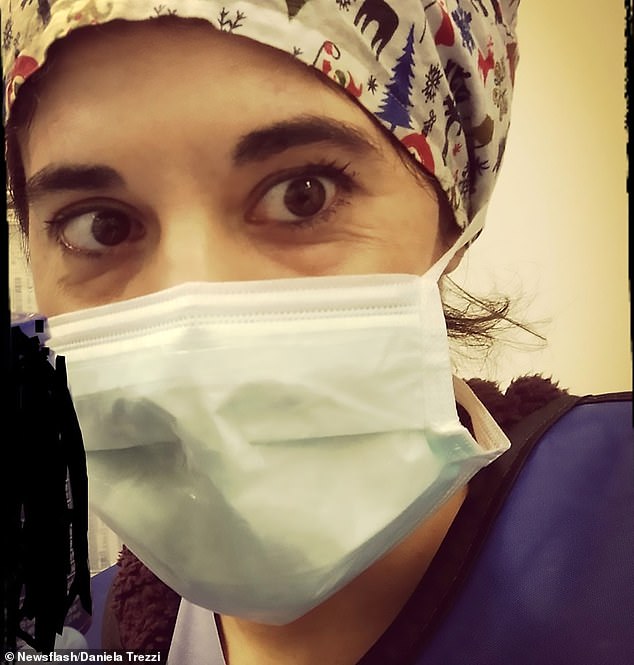 Nữ y tá Italia làm điều dại dột nhất khi biết bị nhiễm Covid-19 - 1