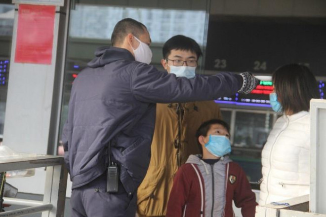 Bến xe, đường cửa ngõ Thủ đô “nghẹt thở” ngày đầu nghỉ Tết Dương lịch - 9