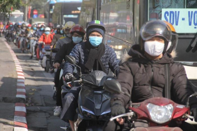 Bến xe, đường cửa ngõ Thủ đô “nghẹt thở” ngày đầu nghỉ Tết Dương lịch - 12