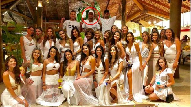 Lộ danh tính dàn siêu mẫu cực đẹp dự tiệc thác loạn năm mới với Neymar - 1
