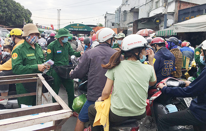 Người dân đổ xô đi nghỉ Tết Dương lịch 2021 và cảnh “rồng rắn” từ sáng đến trưa ở cửa ngõ Sài Gòn - 14