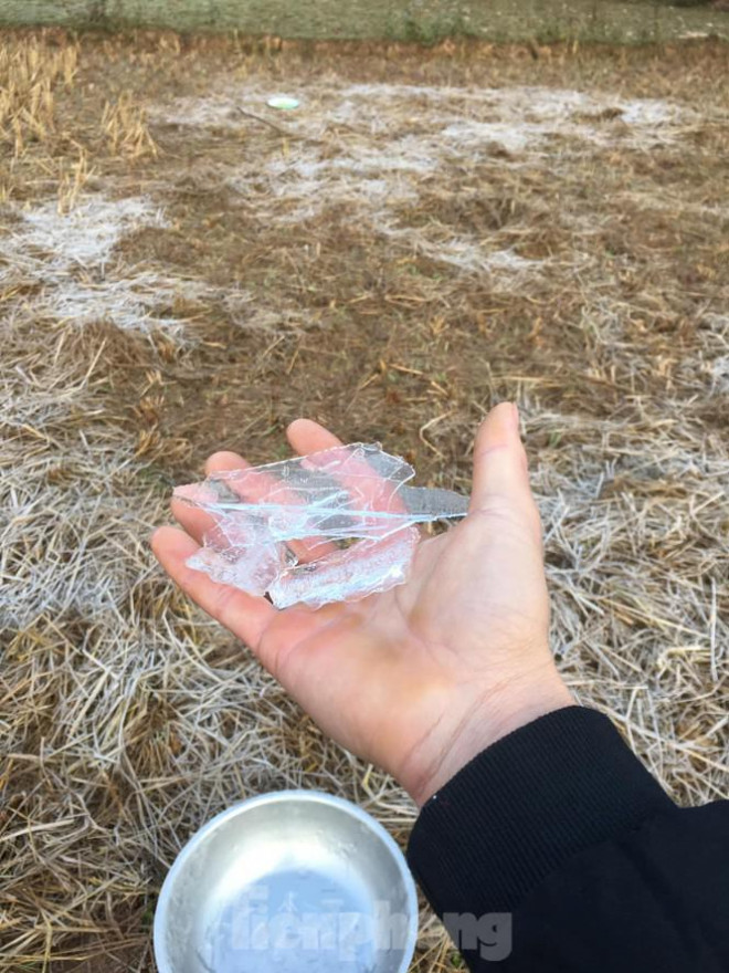 Sương muối bao phủ, trắng nhà cửa, ruộng đồng ở Lạng Sơn - 4