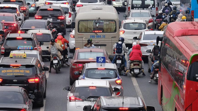 Cầu Nhật Tân "thất thủ" trong ngày cuối nghỉ Tết Dương lịch - 3