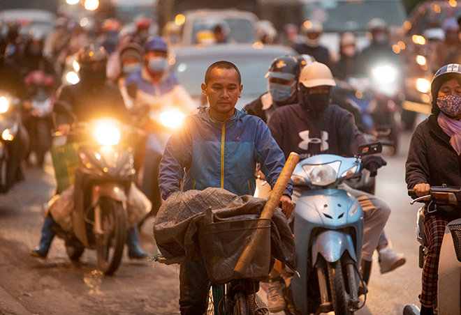 Người dân trở lại Hà Nội, TP.HCM sau kỳ nghỉ Tết Dương lịch, nhiều tuyến đường cửa ngõ ùn tắc - 12