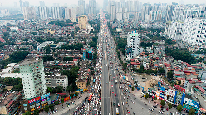 Người dân trở lại Hà Nội, TP.HCM sau kỳ nghỉ Tết Dương lịch, nhiều tuyến đường cửa ngõ ùn tắc - 14