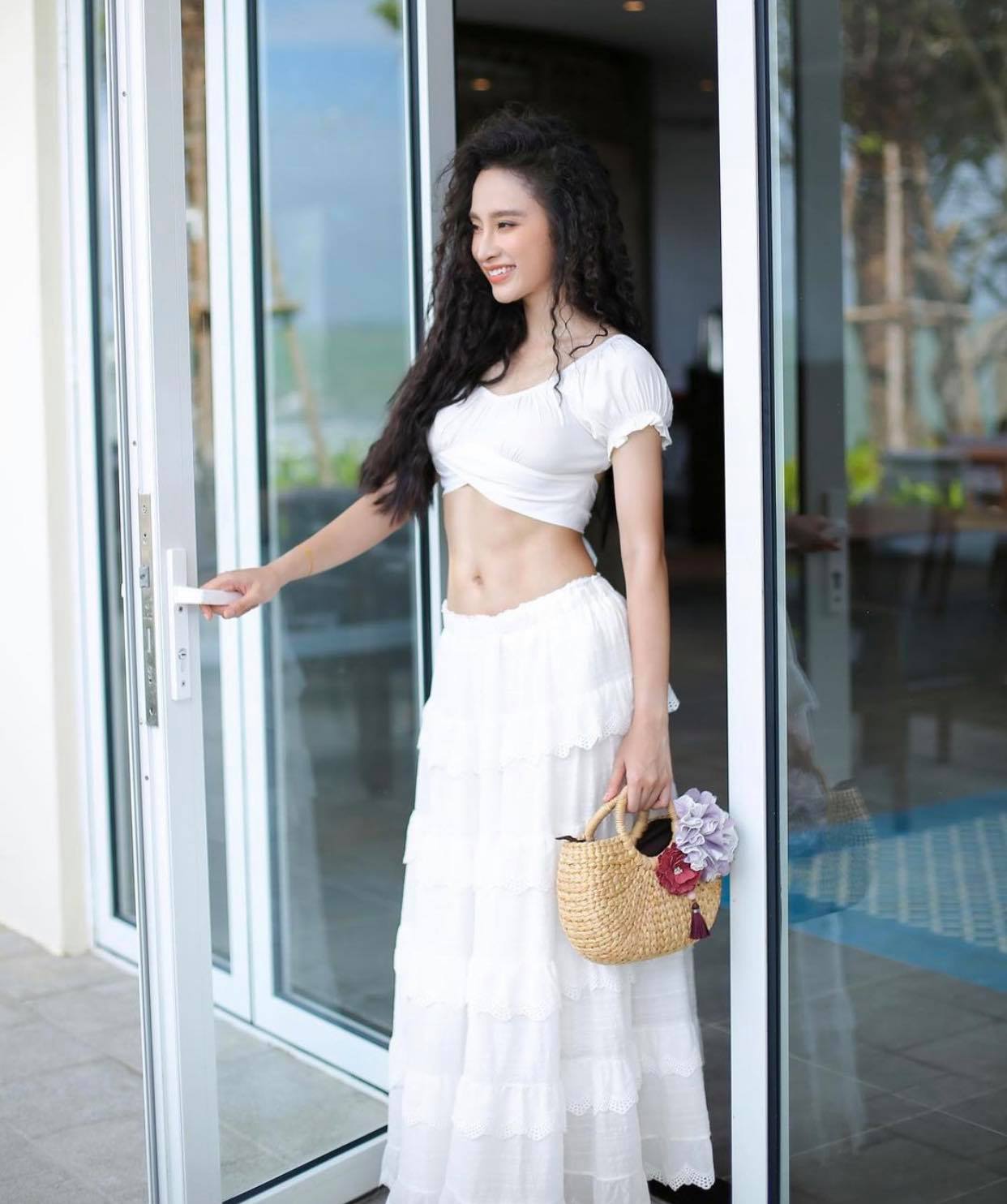 Angela Phương Trinh cơ bắp săn chắc chứng minh "ăn chay đủ năng lượng tập gym" - 2