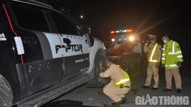 Đà Nẵng: Tài xế có nồng độ cồn ngất ngưởng liên tục "làm trò", chống đối CSGT - 7
