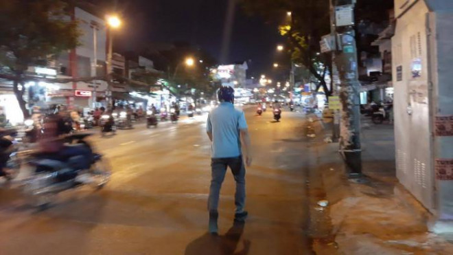 Ma men "cù nhầy" bỏ xe máy, nhất quyết không chịu cho CSGT đo nồng độ cồn - 3