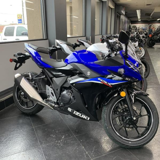 Suzuki GSX250R thêm tùy chọn ABS, giá 129 triệu đồng - 1