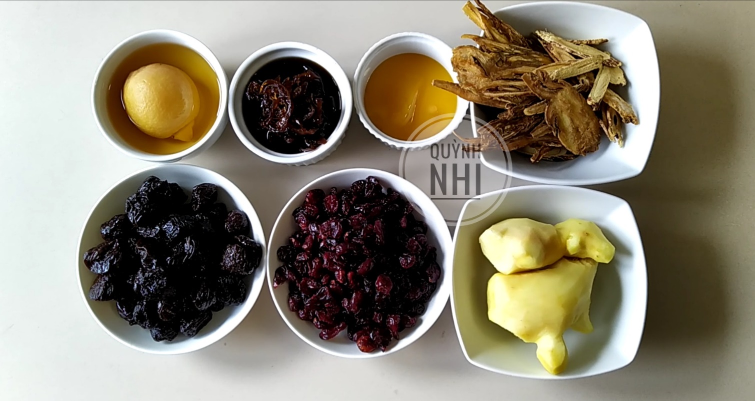 Ô mai cam thảo chua ngọt thơm ngon, món ăn "đắt khách" ngày Tết - 1