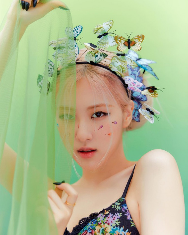 Ảnh tốt nghiệp của Rosé BLACKPINK gây tranh cãi lớn, khiến cô nàng dính nghi án dao kéo? - 4