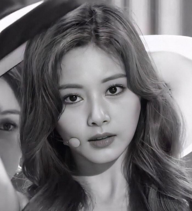 “Đứng hình” vẻ đẹp cổ điển như minh tinh điện ảnh của Tzuyu (TWICE) - 4