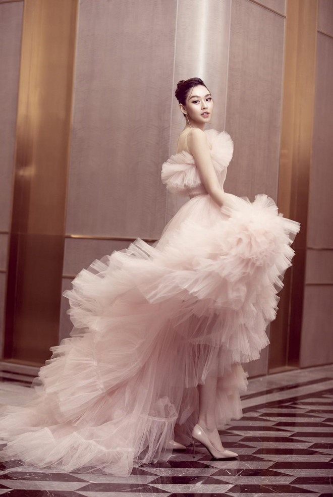 Á hậu Tường San tái xuất sau đám cưới, khoe nhan sắc trong veo 'vạn người mê' - 8