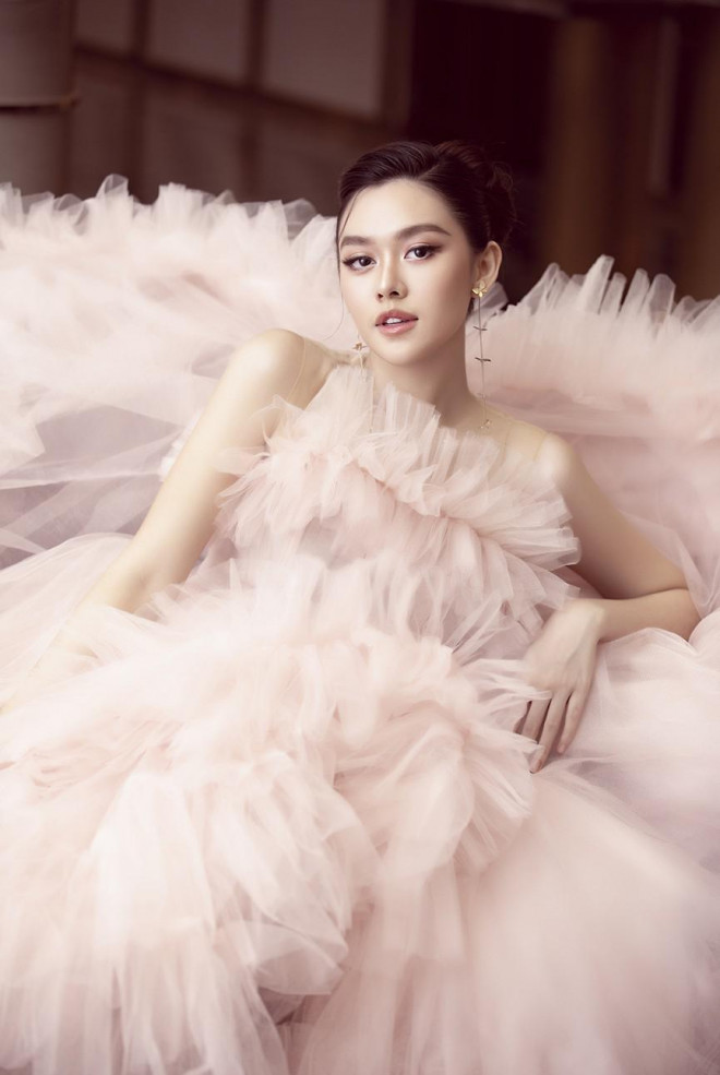 Á hậu Tường San tái xuất sau đám cưới, khoe nhan sắc trong veo 'vạn người mê' - 7