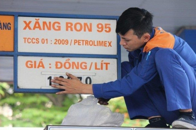 Xăng dầu tăng lần thứ 4 liên tiếp, RON 95-III chạm ngưỡng 17.000 đồng/lít - 1