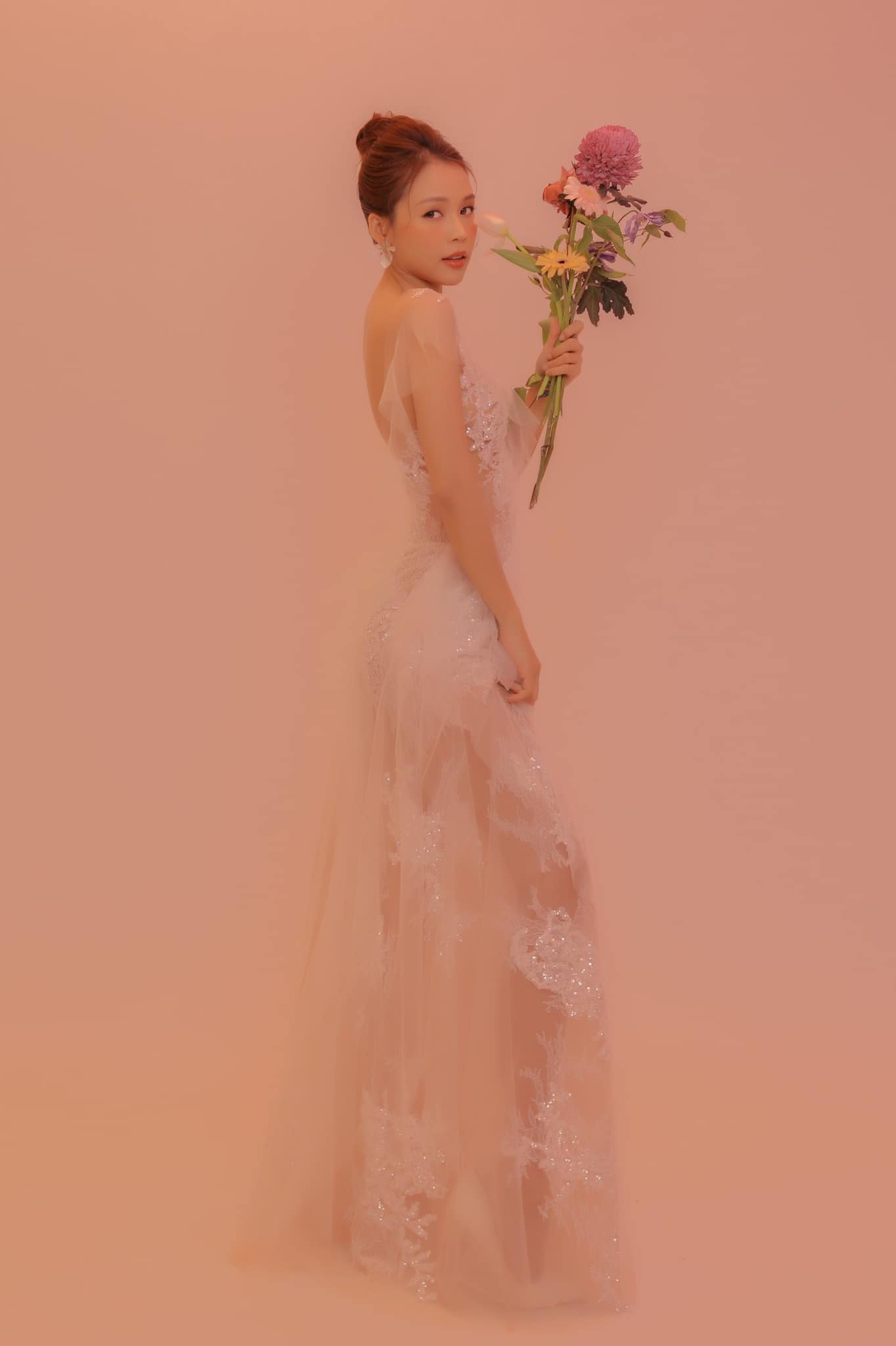 "Hot girl Việt sở hữu tài sản 50 tỷ" lộ bụng dưới với chiếc váy mỏng như không khí - 7