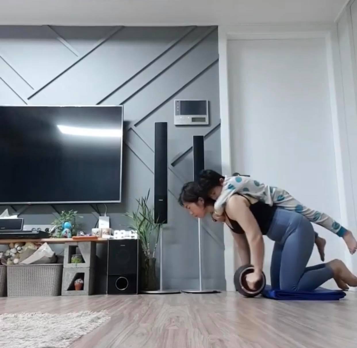 Mốt thuê HLV thể dục "giá trên trời" tại Hàn Quốc mùa Covid-19 - 4