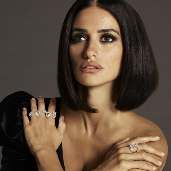 Ngỡ ngàng sắc đẹp nóng bỏng của tình cũ Tom Cruise - 17