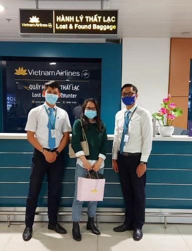 Nữ khách đánh rơi nhẫn kim cương trên máy bay từ TP HCM đi Hà Nội - 2