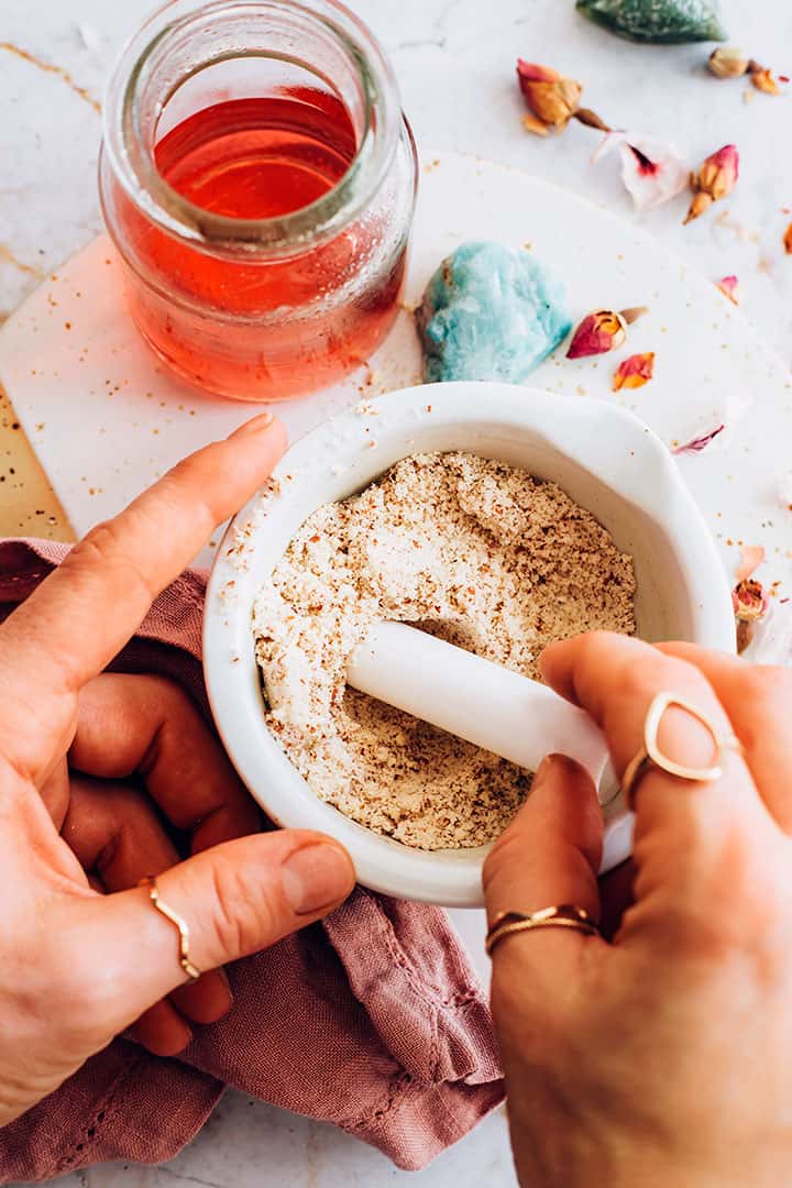 Quên sữa rửa mặt đi, với bột gạo bạn sẽ có làn da sáng ngời - 3