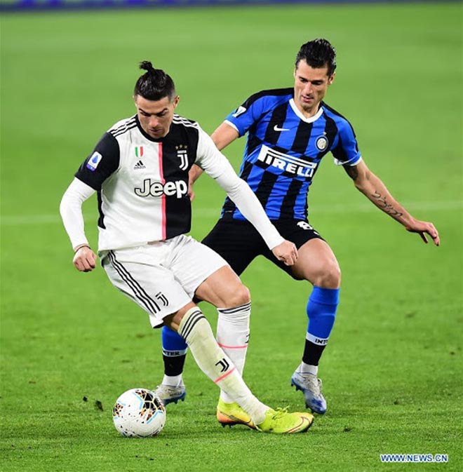 Ronaldo mơ phá dớp đấu Inter Milan, bạn gái diện nội y đẹp “nhức mắt” - 1
