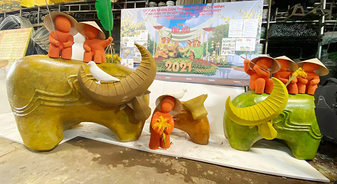 Ngắm linh vật năm Tân Sửu rực rỡ sắc màu sắp có mặt trên phố đi bộ - 2