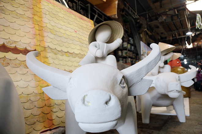 Ngắm linh vật năm Tân Sửu rực rỡ sắc màu sắp có mặt trên phố đi bộ - 8